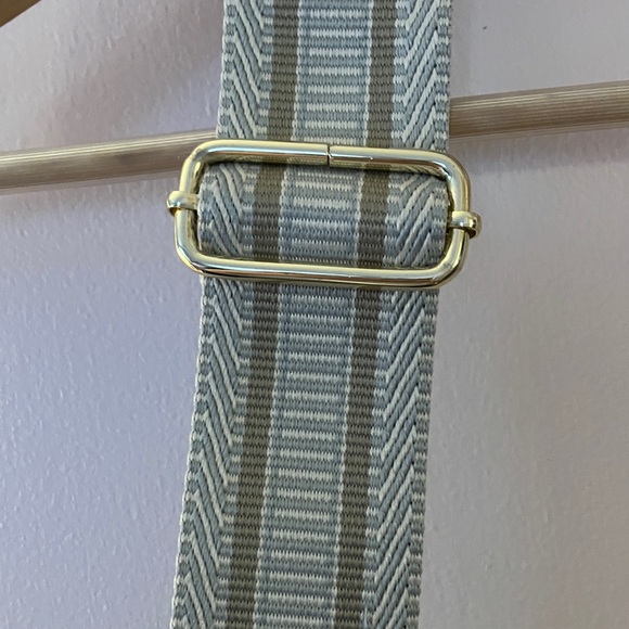 Elegant Italian Leather Cream Shoulder Bag from Florence Italy - Picture 4 of 5